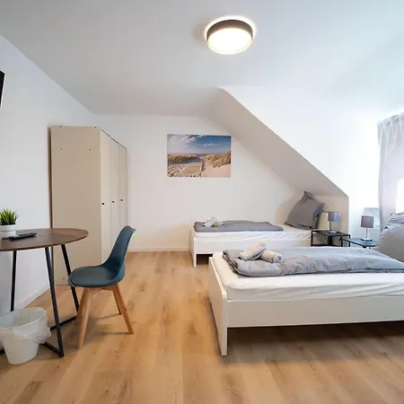 Wohnen Auf Zeit, Auguststraße 11a Apartment
