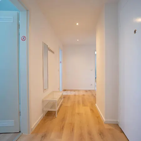 Wohnen Auf Zeit, Auguststraße 11a *