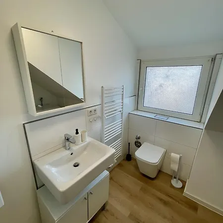 Moderne Monteur- Und Familienwohnung Auf Zeit In Sued Апартаменты *