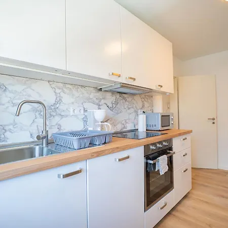 Apartment Wohnen Auf Zeit, Auguststraße 11a *