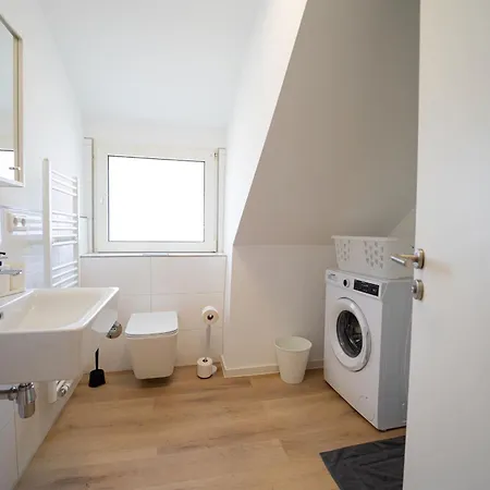 Moderne Monteur- Und Familienwohnung Auf Zeit In Sued *