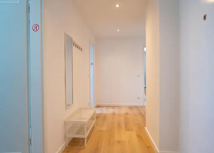 Moderne Monteur- Und Familienwohnung Auf Zeit In Sued *