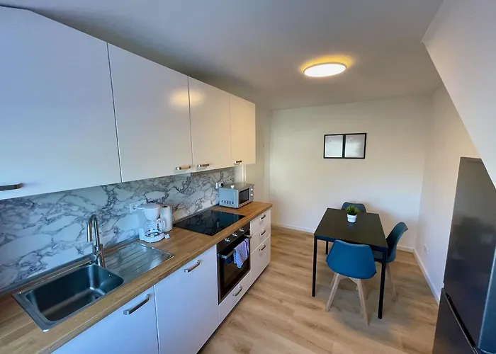 Moderne Monteur- Und Familienwohnung Auf Zeit In Süd Apartamento