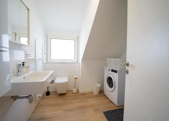 Moderne Monteur- Und Familienwohnung Auf Zeit In Süd *